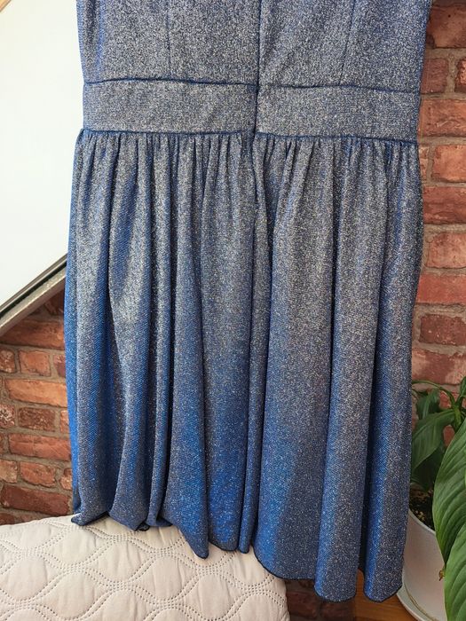 Śliczna sukienka z brokatem rozm 36