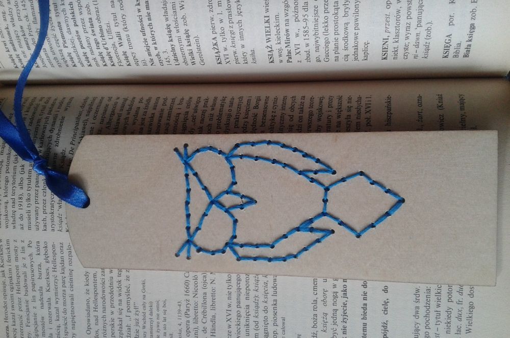 Sowa. Drewniana zakładka do książki. Wyszywanka