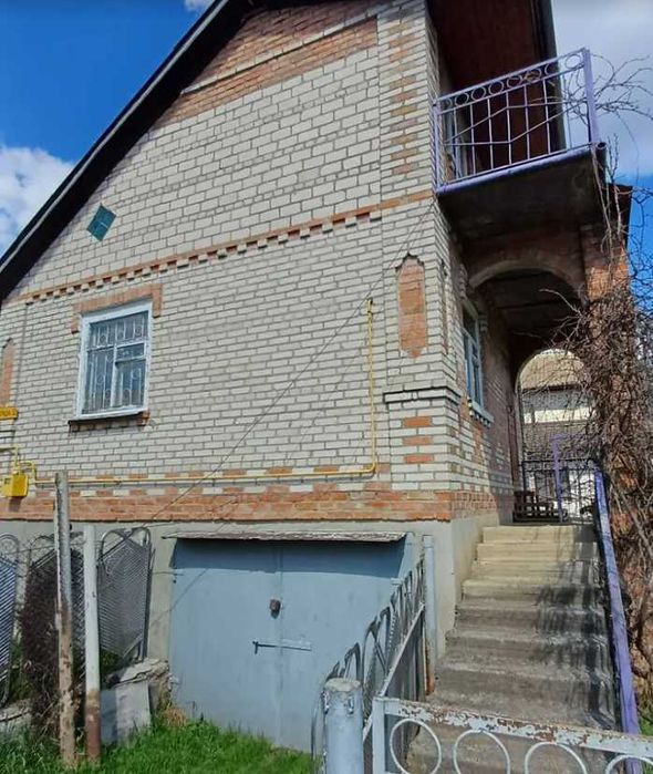 Продаж будинка! Будинок у місті! Цегла, газ, ділянка 5.5 соток