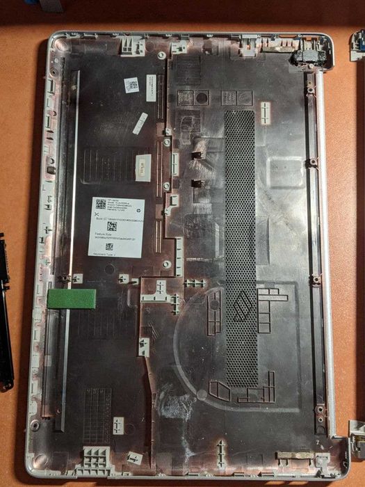 Ноутбук HP 15-DW(Hp 250 G8) на деталі. Жива плата(і3-7+мх110), корпус