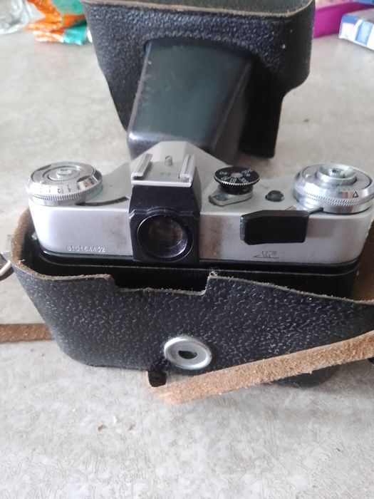 Фотоапарат Зенит-E з об'єктивом Helios 44-2 + чехол. В хорошому стані.