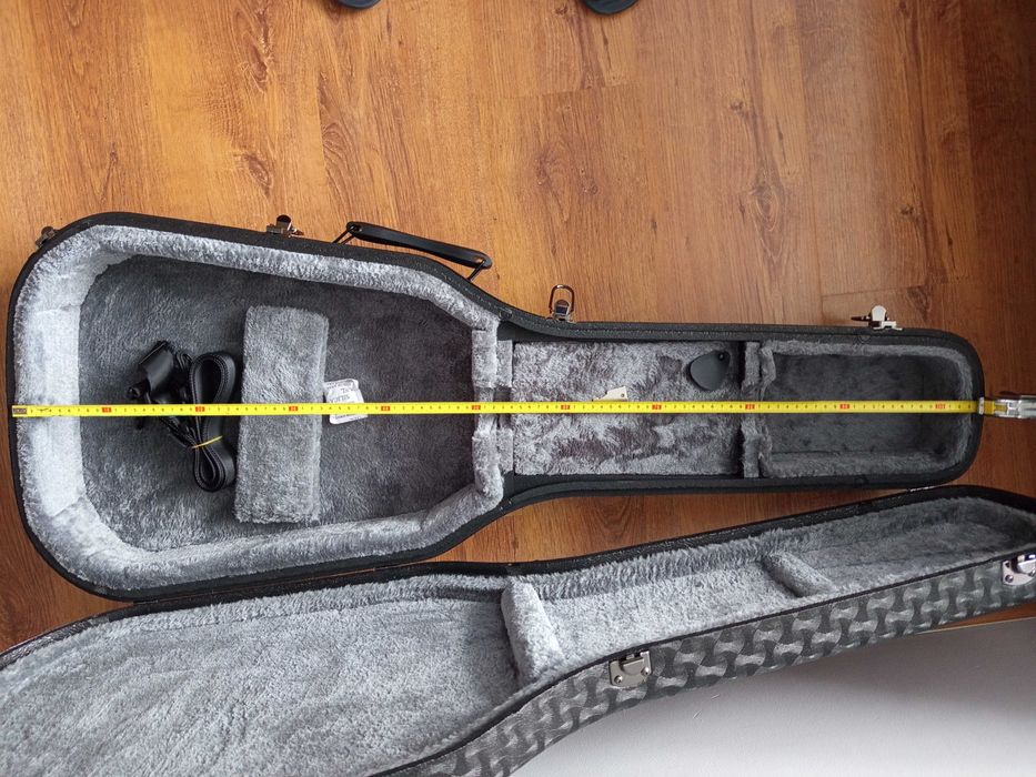 Futerał na gitarę twardy