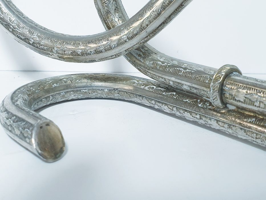 Par de fantásticos antigos invulgares castiçais em casquinha