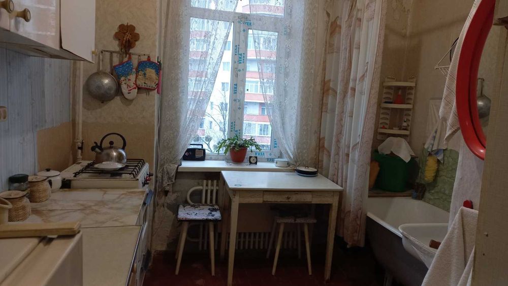 Продам 2 комнаты в 4 комн. кв-ре  Павлово Поле, проспект Науки