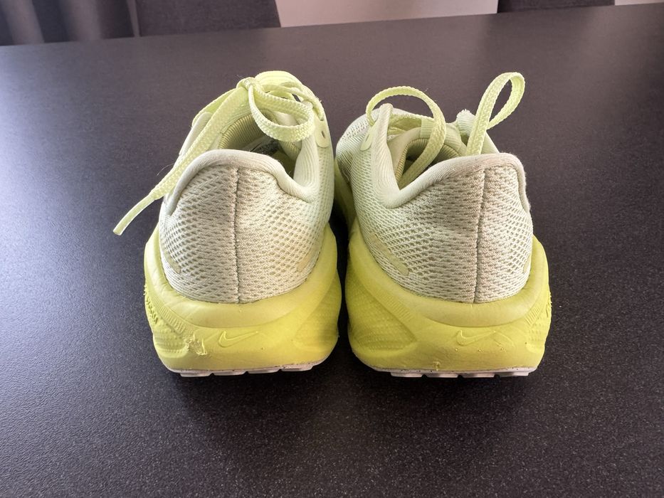 Продам детские кроссовки Nike