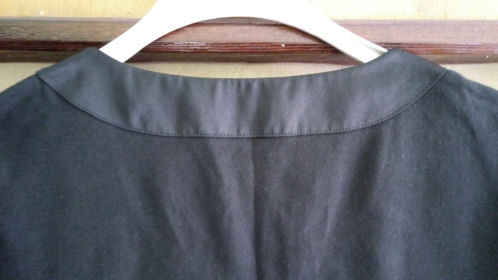 Czarna bluzeczka z ozdobnym przodem, roz.M