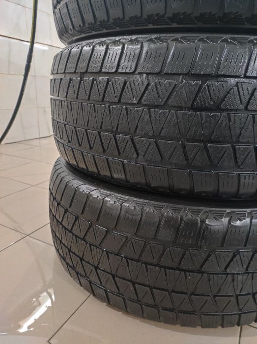 Продам резину зимнюю Bridgestone