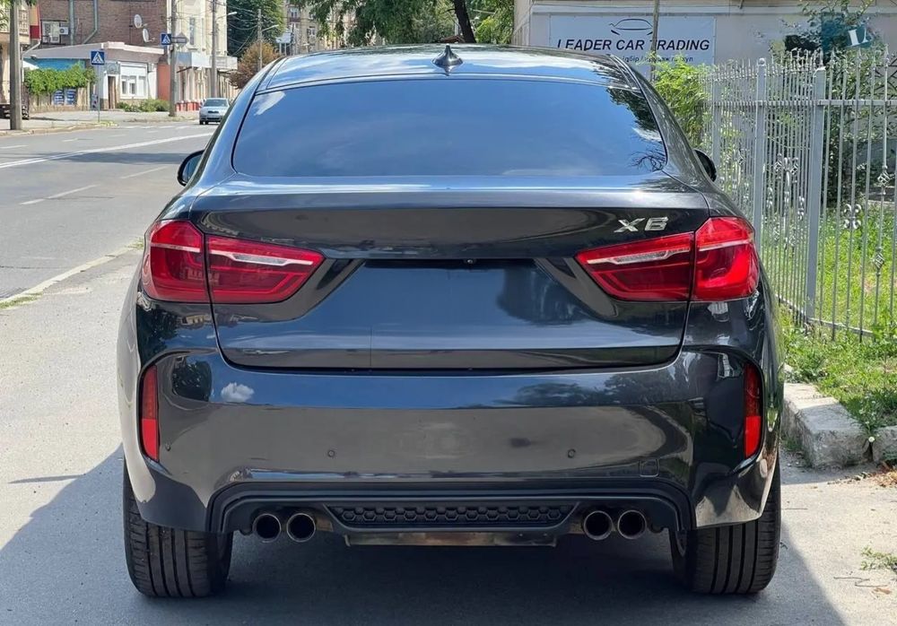 автомобиль BMW X6