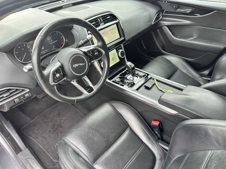 Jaguar XE 2.0d 180cv Caixa Aut. de 2020 Salvado