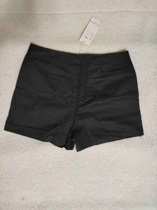 Krótkie spodenki - By swan paris
