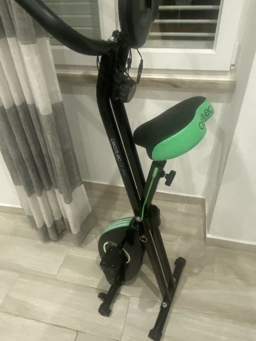 Bicicleta de ginástica nova