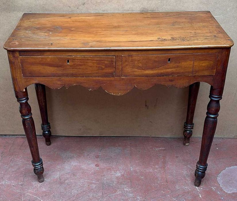 Mesa rustica antiga
