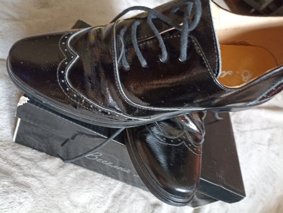 Продам шкіряні туфлі для хлопчика