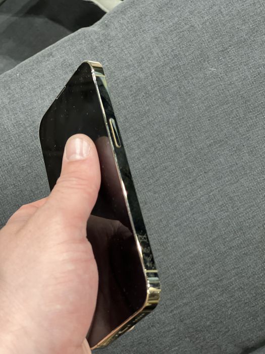 Продам свій iPhone 13 pro 128Gb з коробкоб був в одних руках