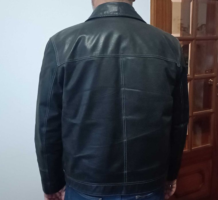 Casado pele preto homem