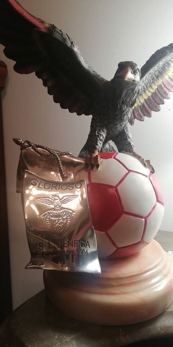 Trofeu Benfica  aguia com galhardete