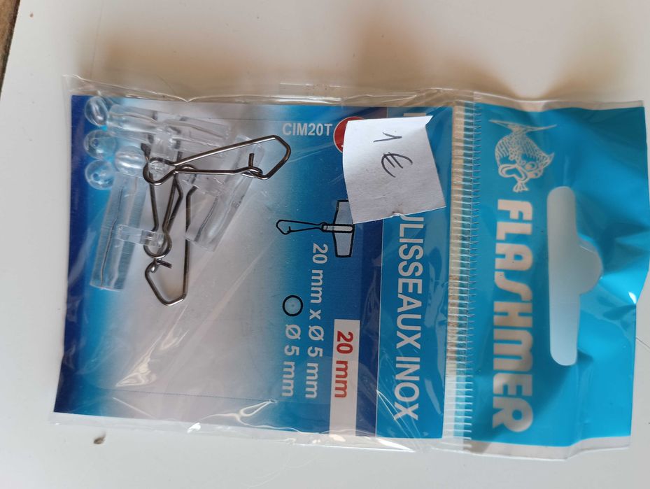 Material de pesca, diversos, a preços baixos