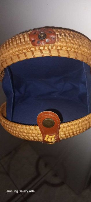 Продаю сумку круглу плетена з ротанга, колір коричневий