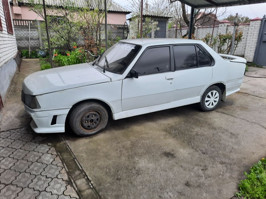 Продам Renault седан