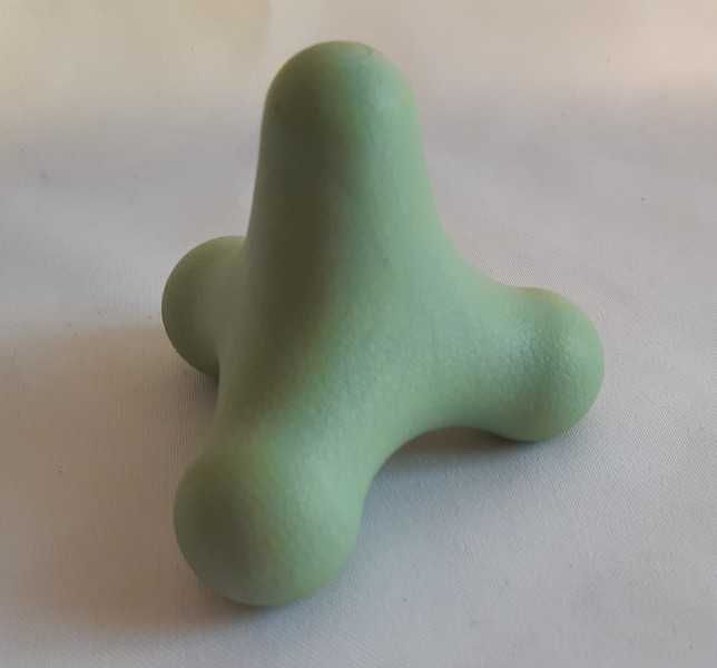 Массажер для шеи и спины треугольник