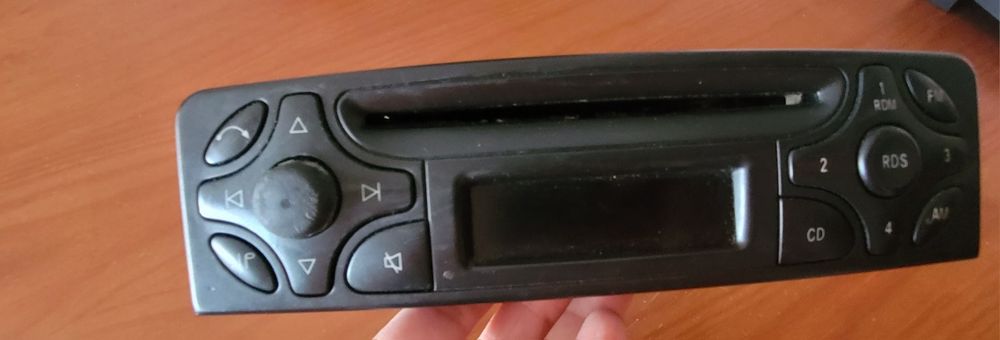 Auto rádio Mercedes