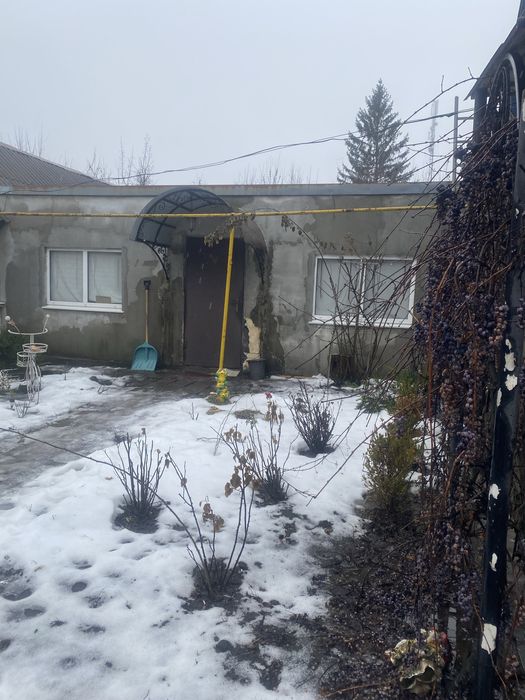 Продам газ будинок зі зручностями у центрі Лиманівки