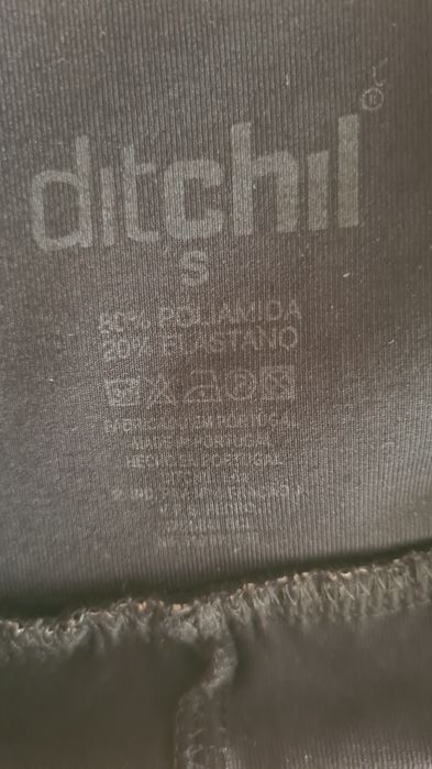 Calções curtos ditchil