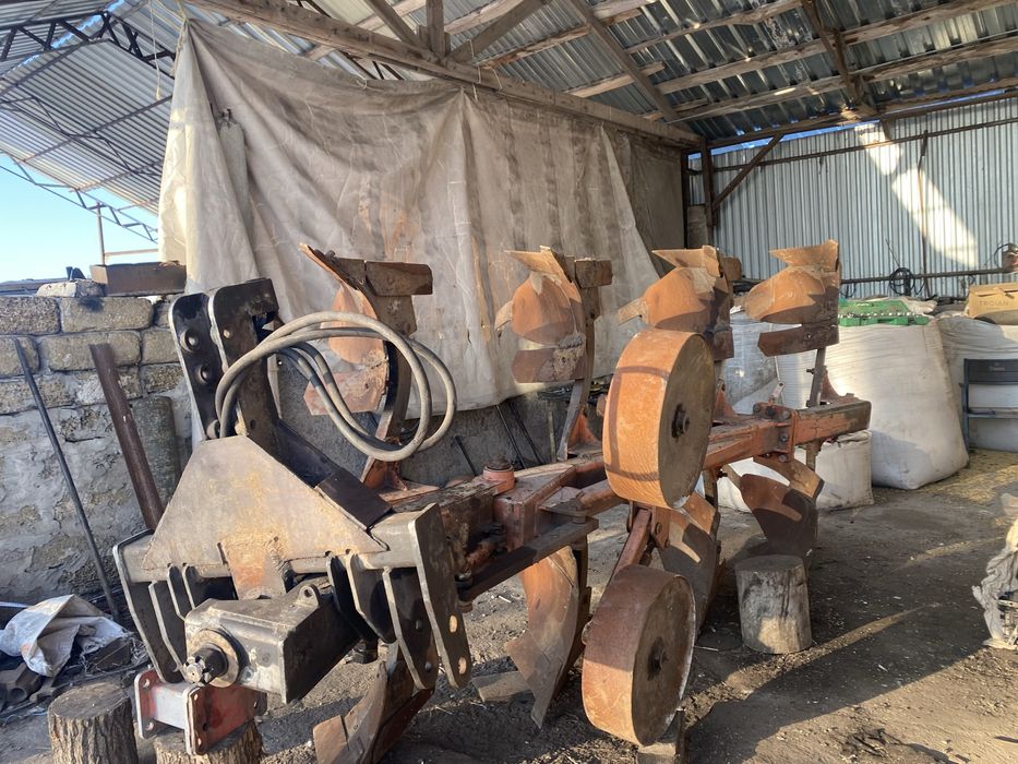 Плуг оборотній 3+1