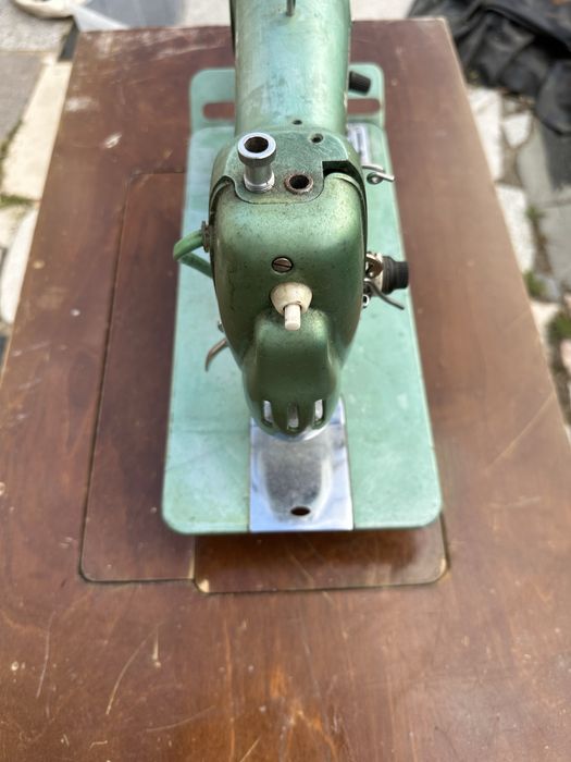 Maquina de costura/ otimo  estado