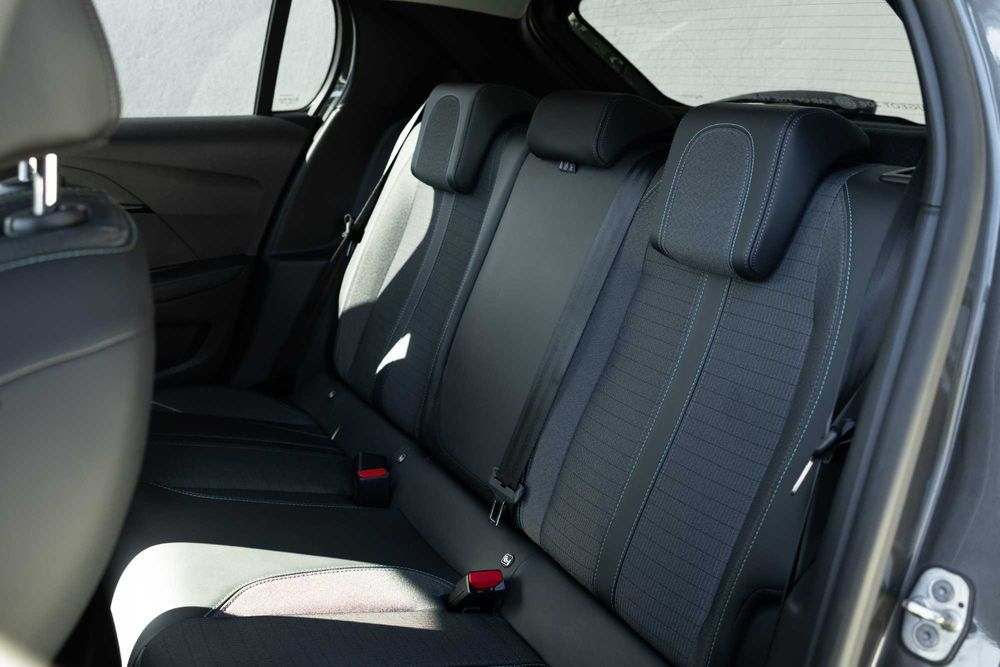 Peugeot 208 1.2 PureTech Allure - TECTO PANORÂMICO