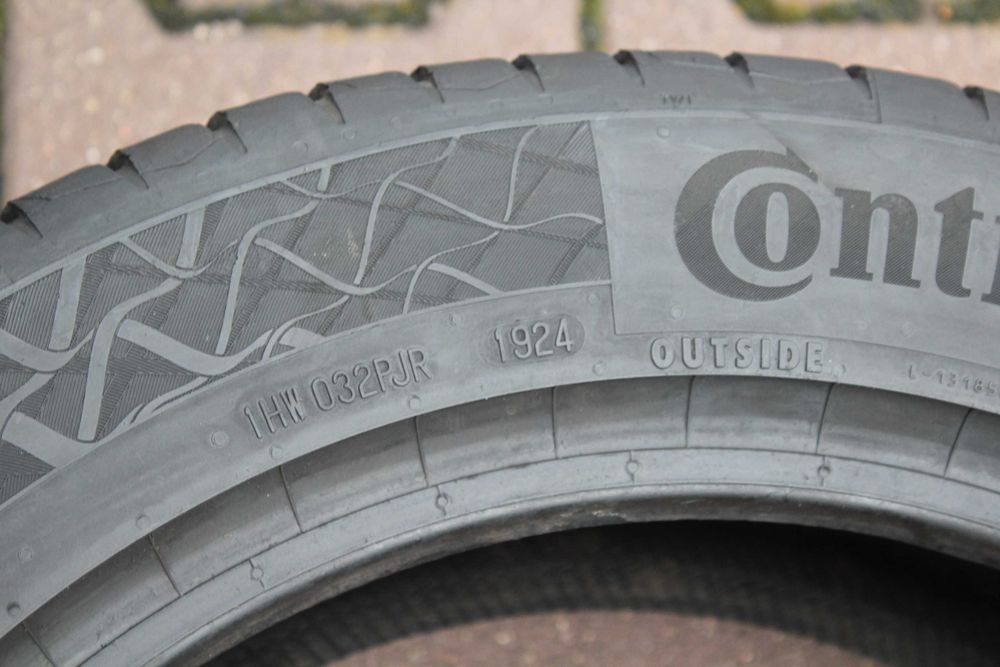 215 55 R17 Continental Premium Contact 7