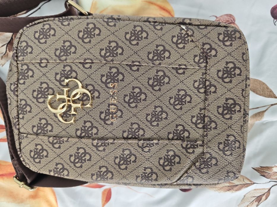 Torebka torebeczka Guess w monogram
