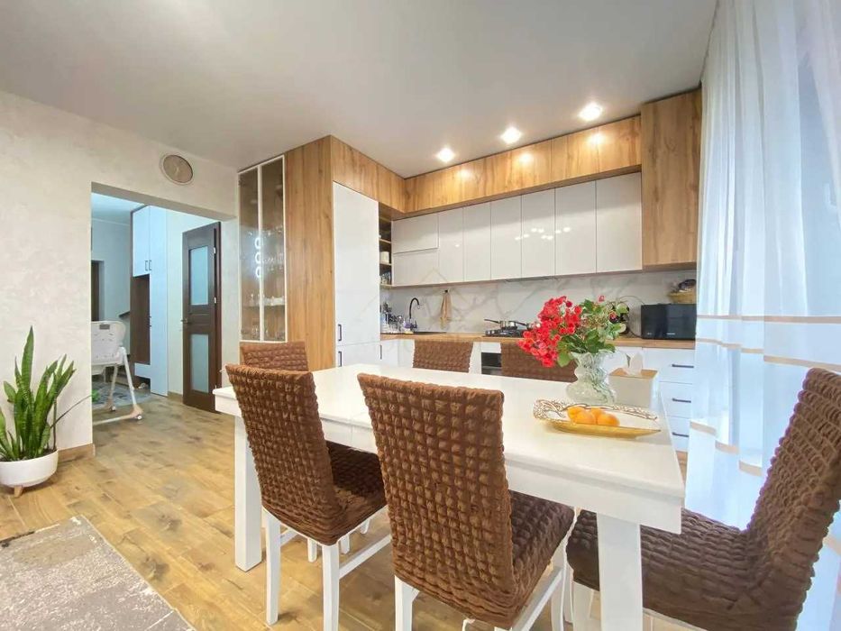 Терміновий продаж таунхаусу 101 м2 з гаражем. Ремонт, меблі та техніка