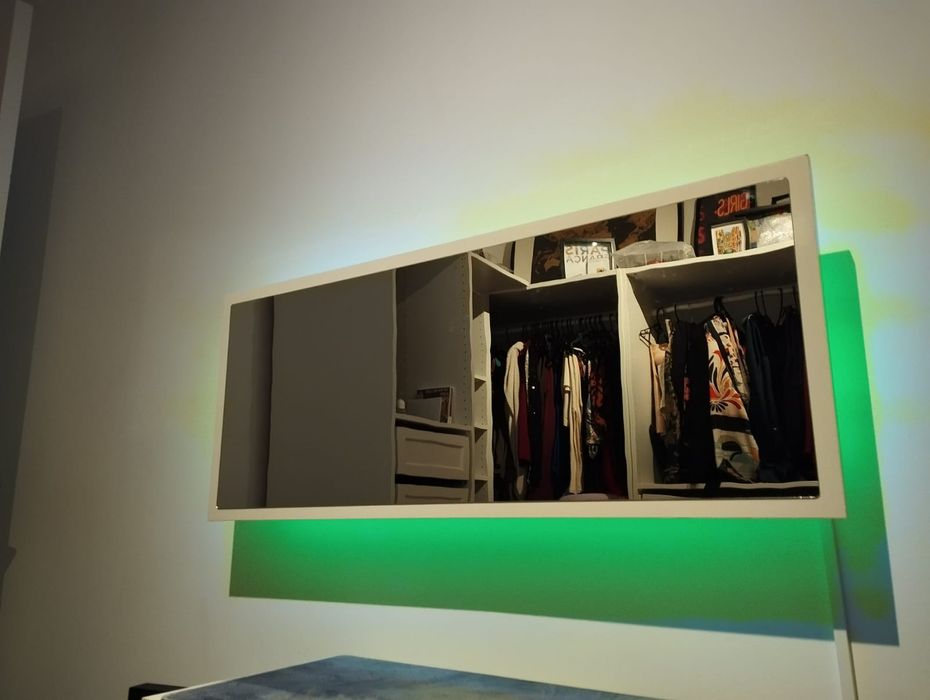 Espelho usado com várias cores em luzes led 90cm largura por 37cm altu