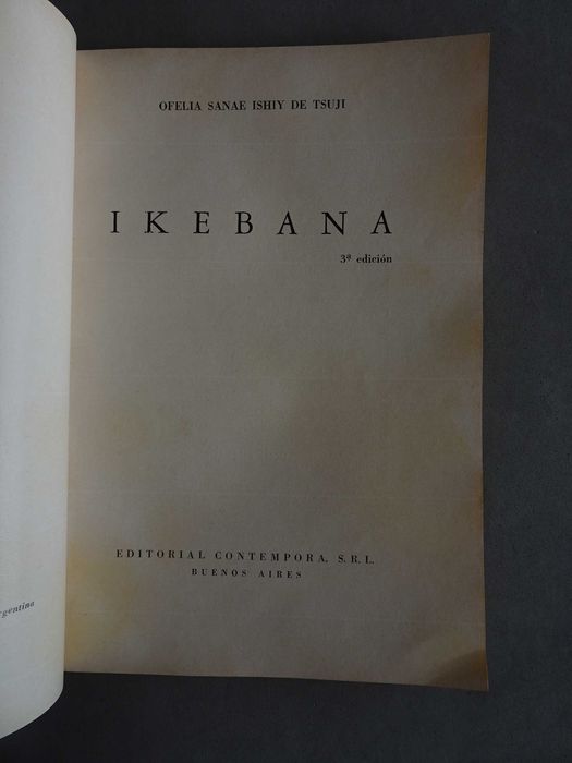 Livro Arranjos Florais Arreglo Floral Ikebana. Sanae Ishiy de Tsuji
