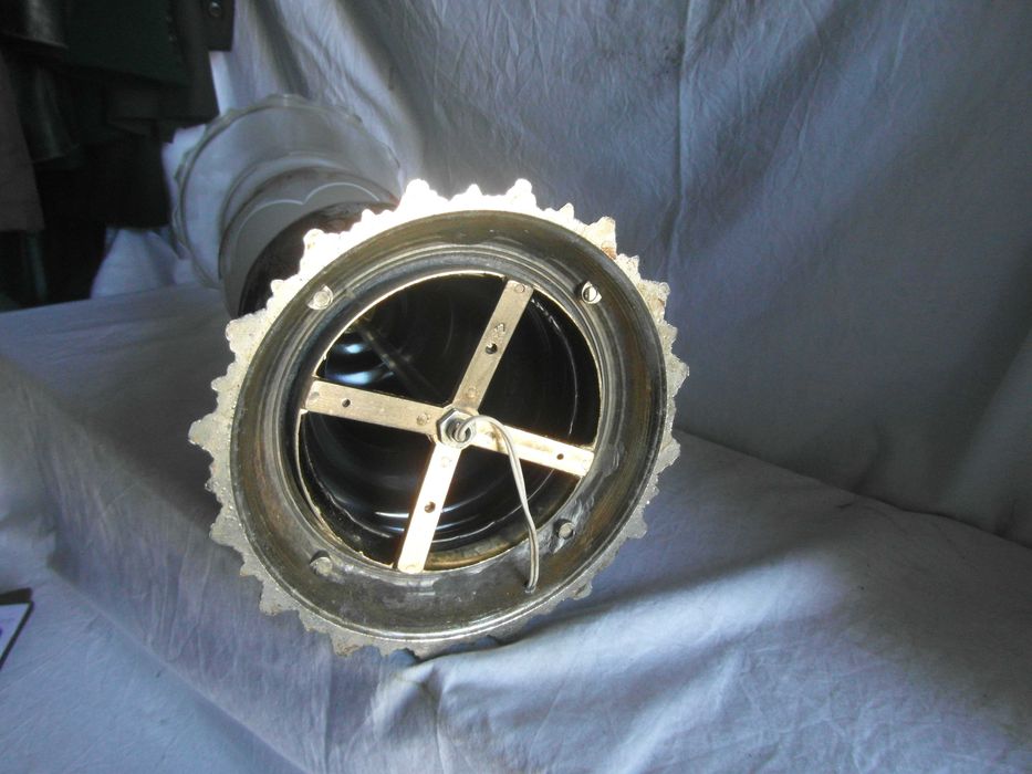 Candeeiro em louça e metal