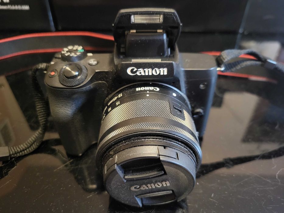 Canon EOS M50 body plus 2 obiektywy ( 15-45mm i 55-200mm) stan idealny