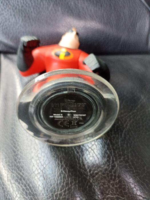 Figurka Disney infinity postać z bajki ,,Iniemamocni,,