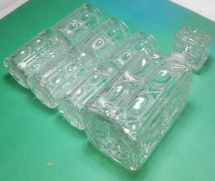 Garrafa quadrada e 6 copos de vidro64750738952578121