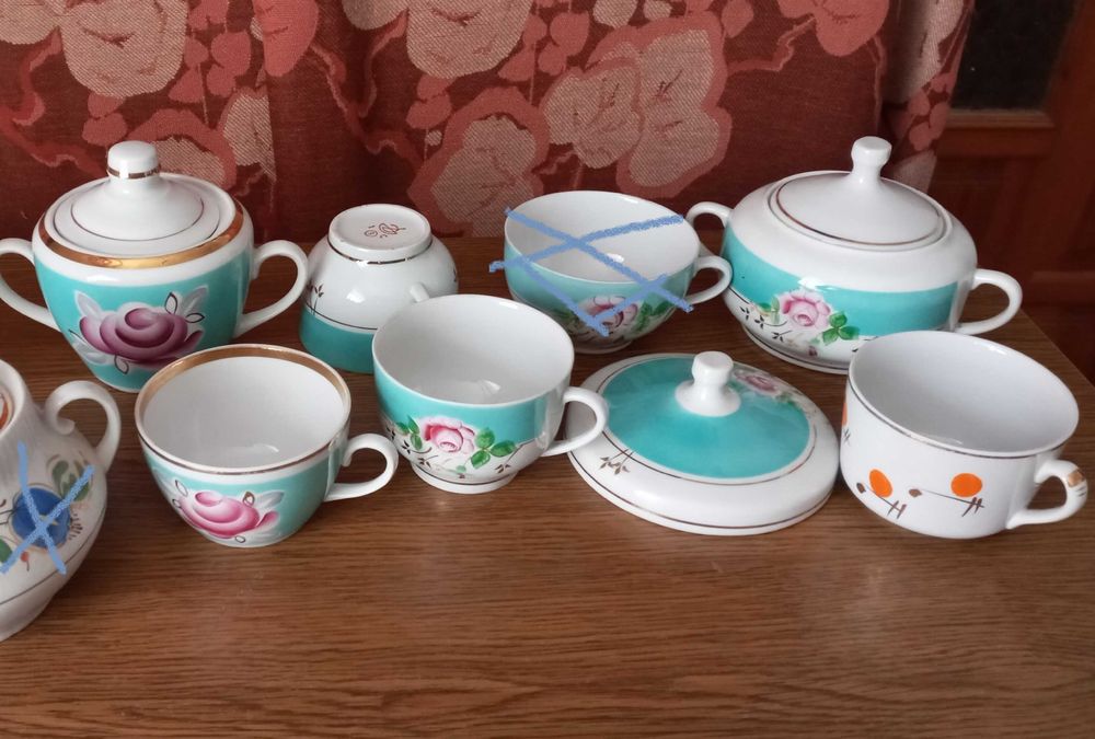 Сервиз Блюдца Чашки Кофейник Соусник крышечки СССР разное