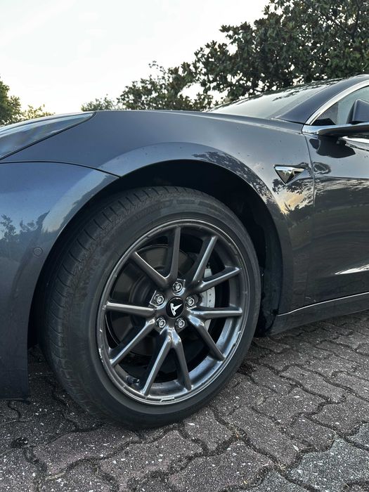 Tesla Model 3 — fotografia 5