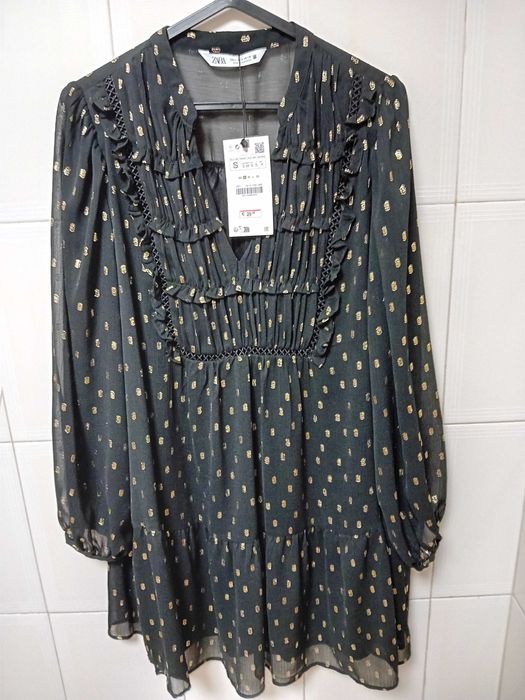 Vestido ZARA, Novo, tamanho S, oversized, em preto e dourado