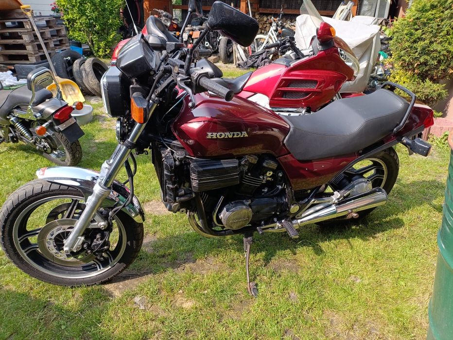 Honda VF 750 S RC07 Sabre szwajcar klasyk