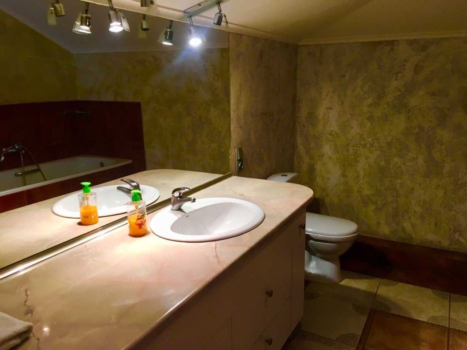 Дом 450 кв. До 35 человек. Сауна, беседка, теннис, генератор, бассейн.