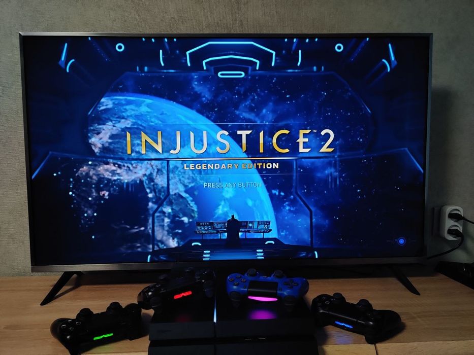 Продам PS4 9.00 з 5 геймпадами.