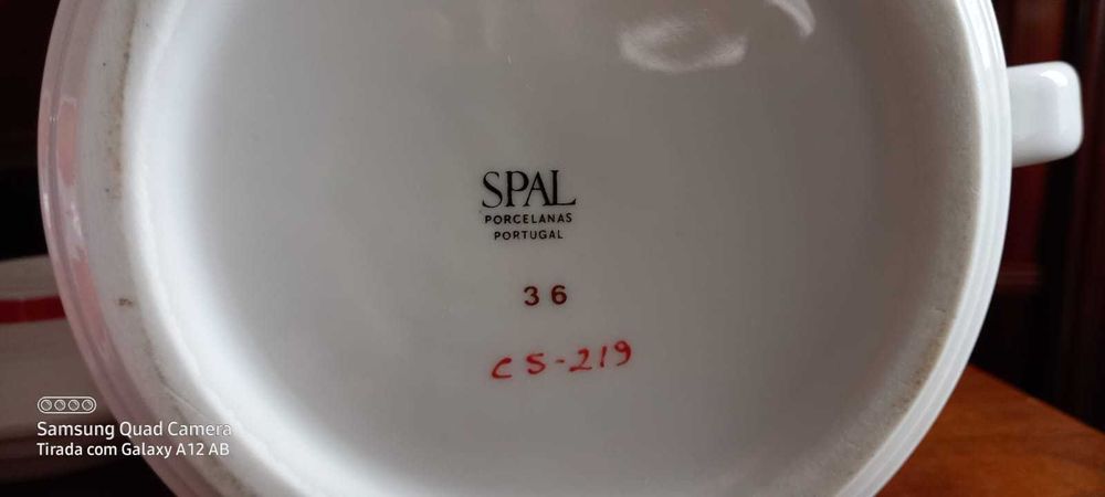 Vende-se artigos de loiça