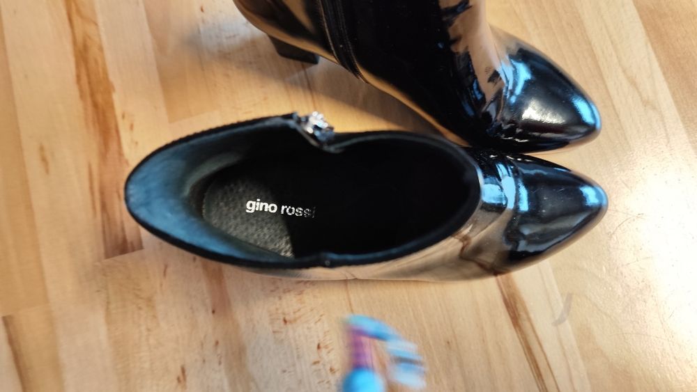 Gino Rossi, lakierowane botki, 39