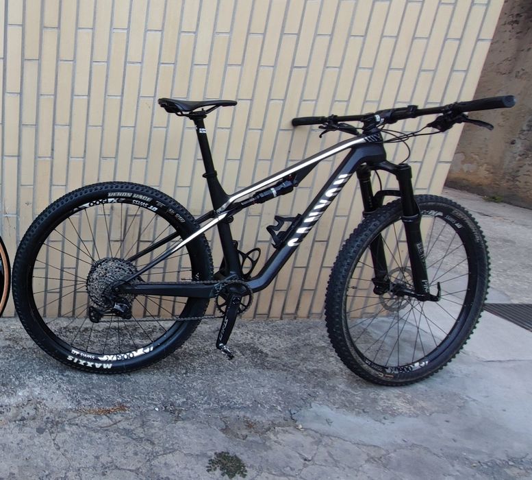Canyon Lux CF6.0 carbon