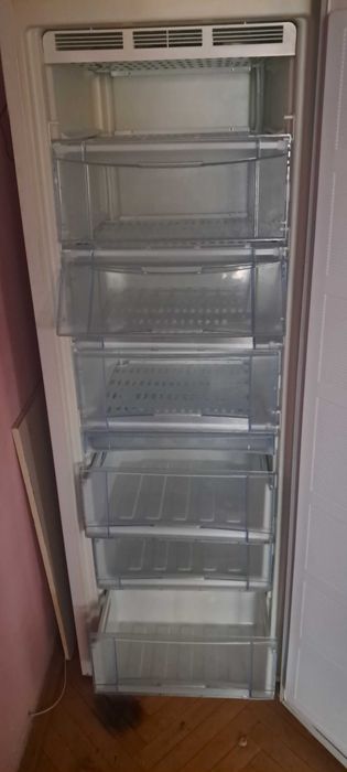 Морозильну камеру