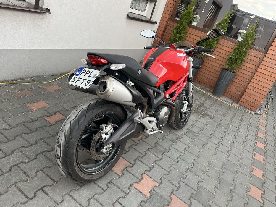 Ducati monster 696